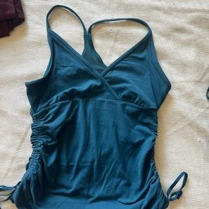Size 6 lululemon tank top